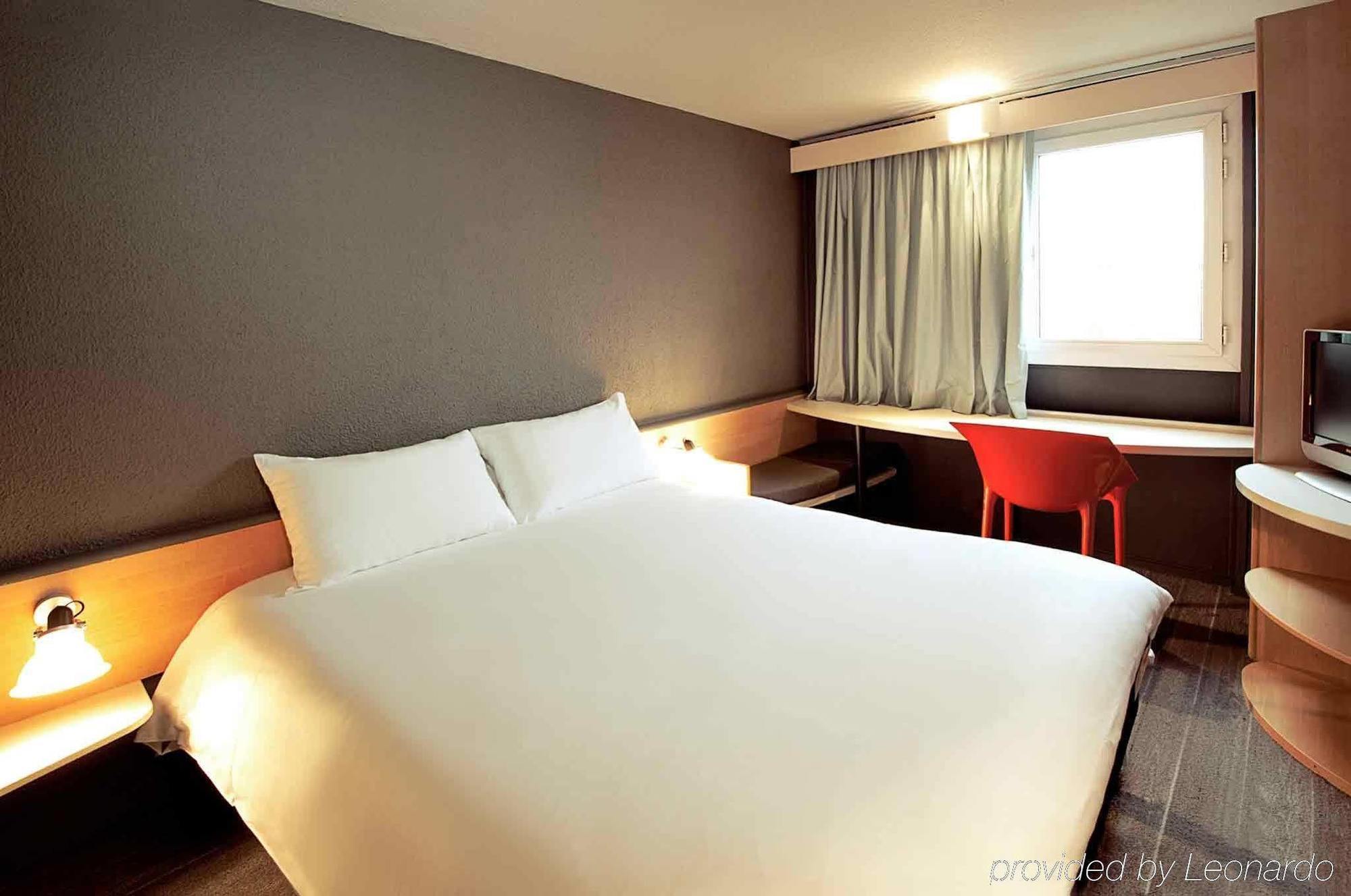 Ibis Daumesnil Porte Doree Hotel París